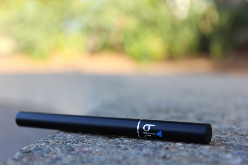 ecommerce-VILLEFRANCHE SUR MER-min_e_cigarette_vaping_blu_cigs_blu_electronic_cigarette_tobacco_cigarette_smoke-637061